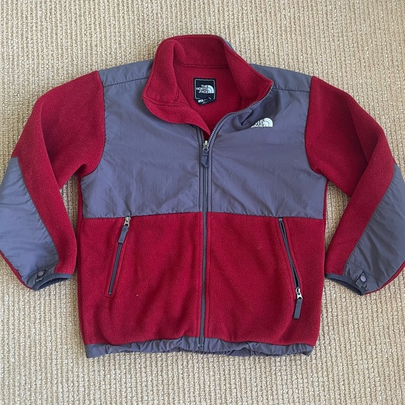 The North Face Boys Denali Full Zip Fleece Jacket in Red Gray Fleece Size Large - Picture 3 of 13